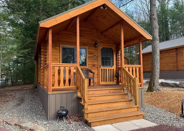 Lakewood Park Campground - Luxury Cabin